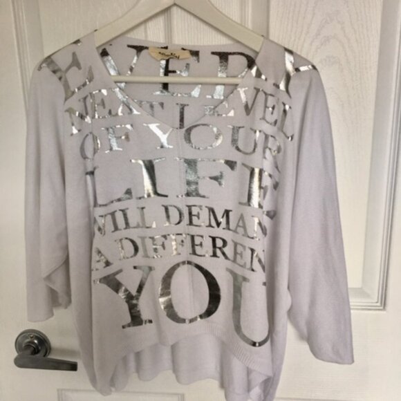 White LOGO sweater (made in Italy) S/M - Picture 9 of 9